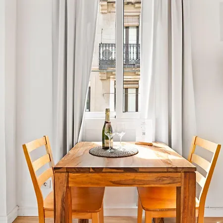 Apartment 22 *